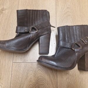 Chic Brown Leather Heeled Boots